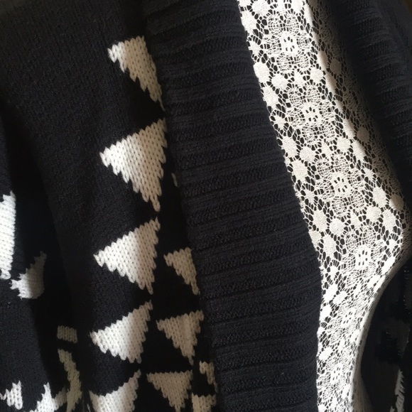 Women’s Express Aztec Sweater Jacket (XS) - Picture 3 of 5